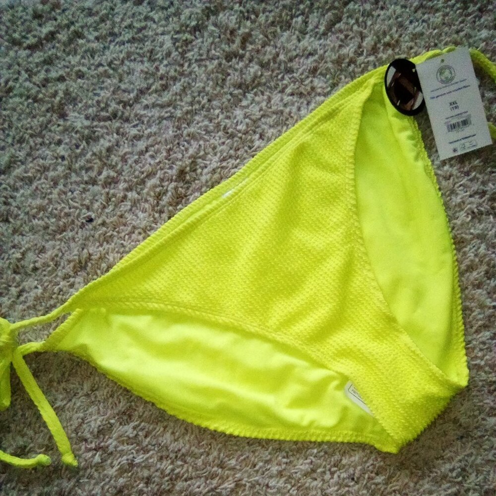 Neon yellow bikini bottom 👙